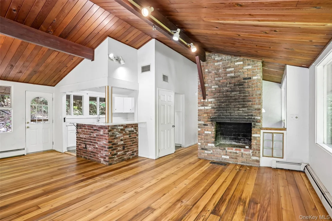 Photo of 951 Haverstraw Road
