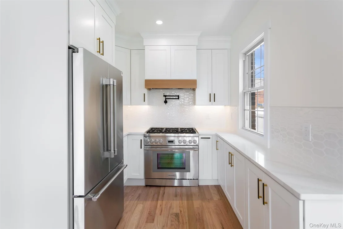 Photo of 449 W Beech Street
