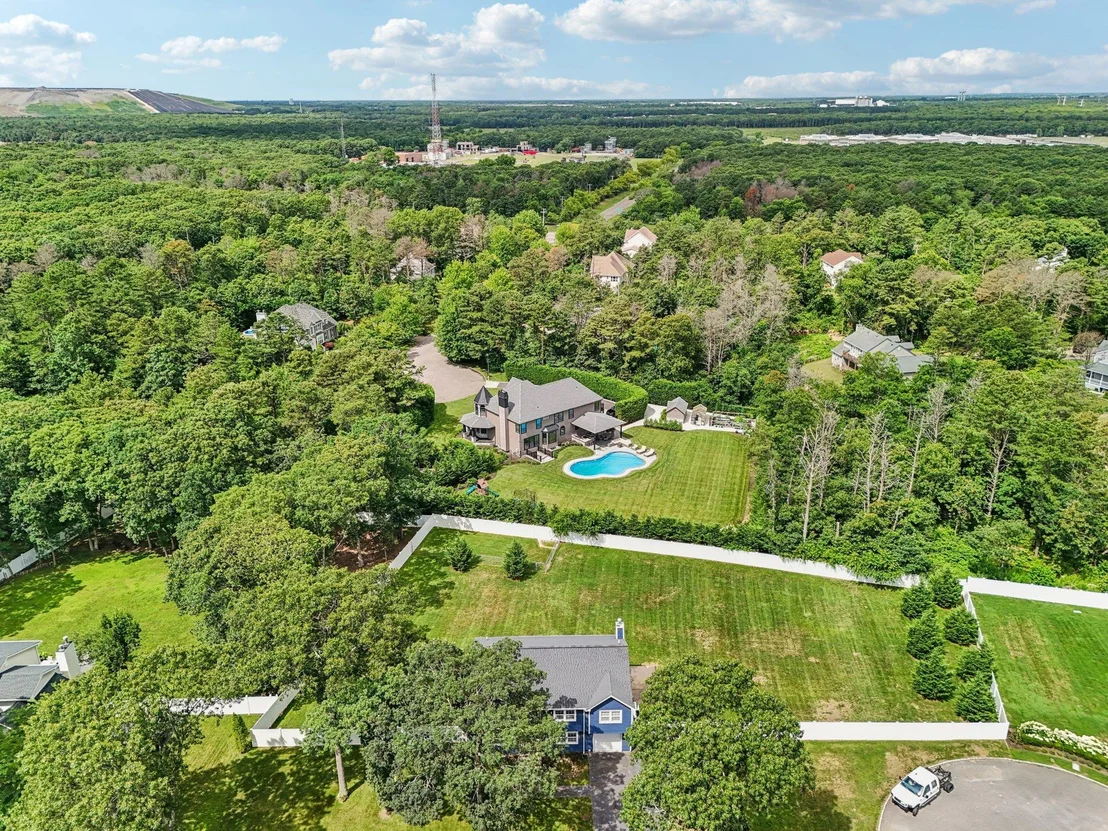 Photo of 2 Sommerset Drive