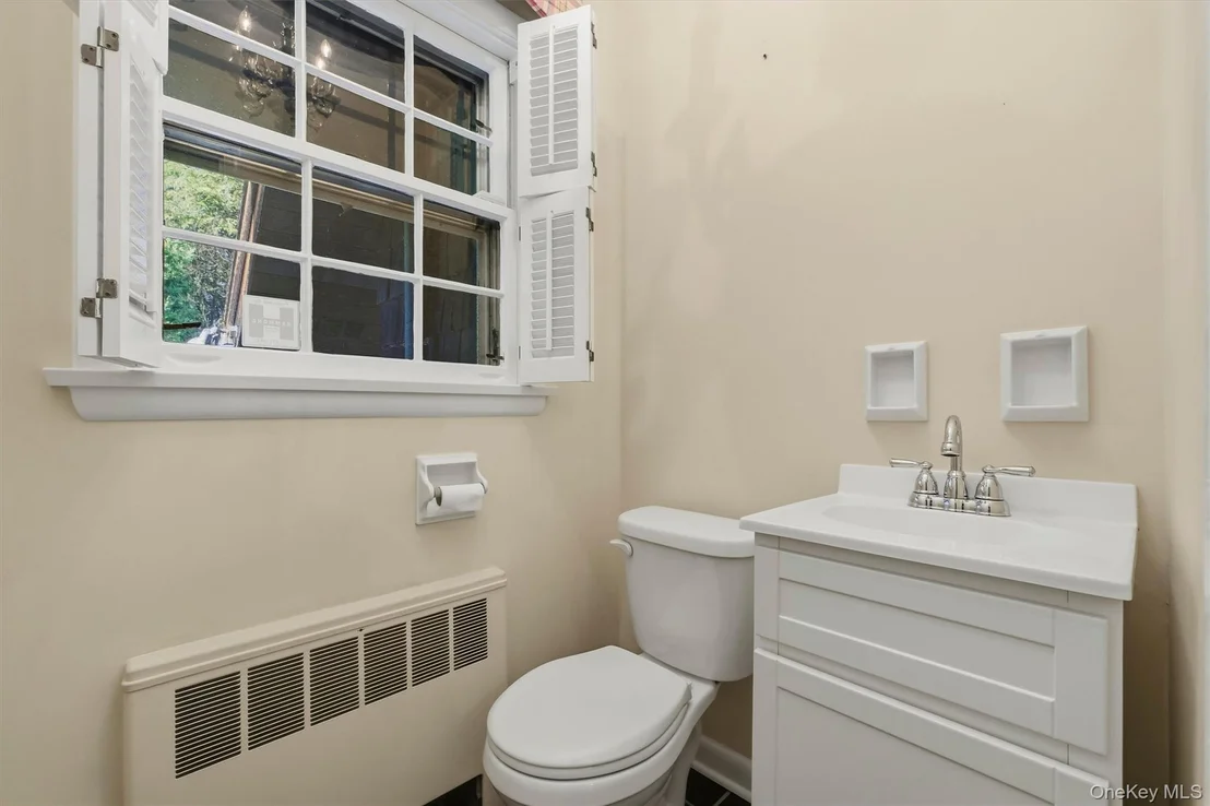 Photo of 17 Whitehouse Avenue