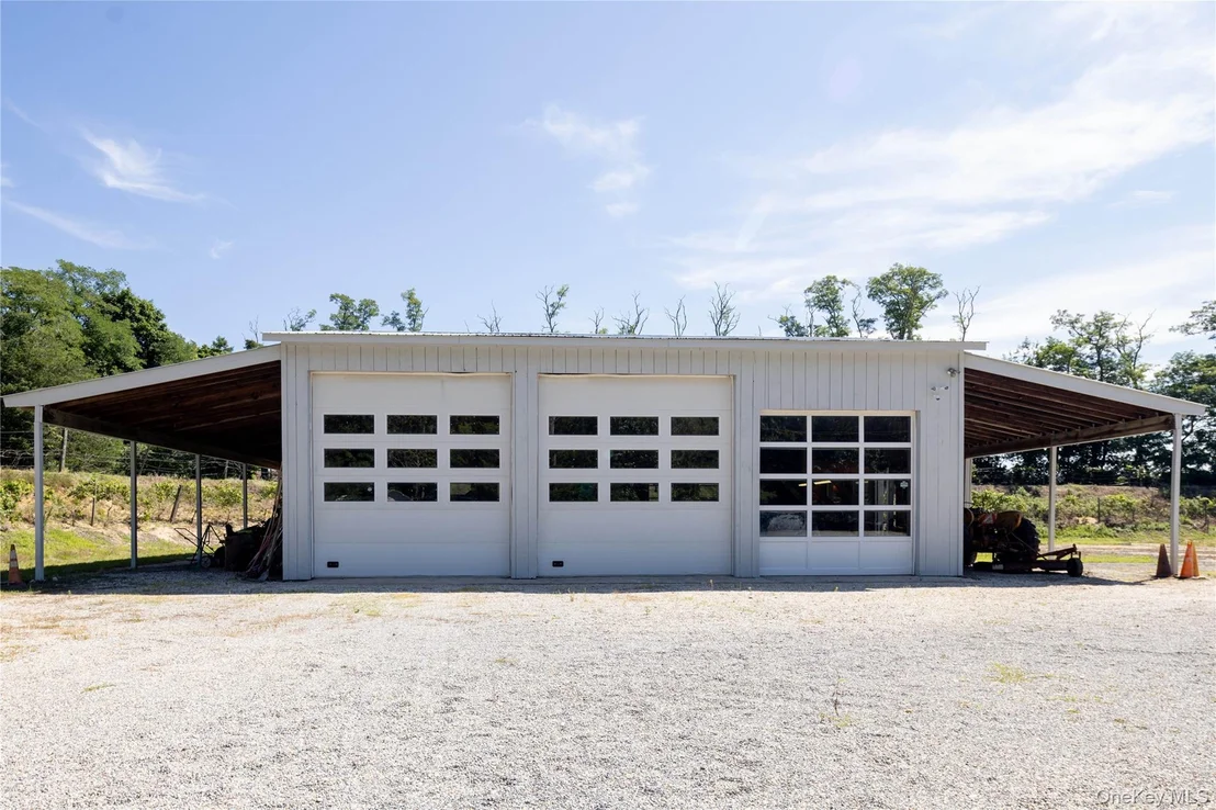 Photo of 2450 Main Road