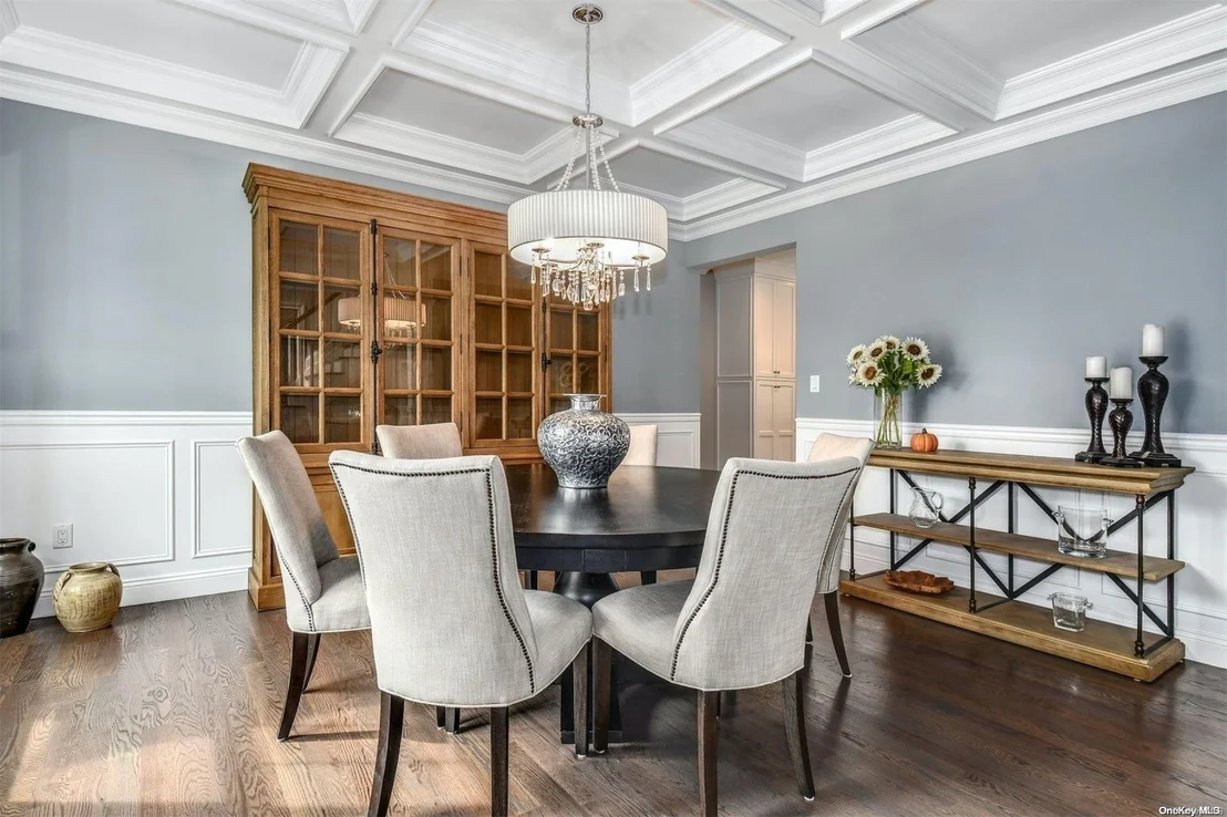 Photo of 56 Syosset Circle