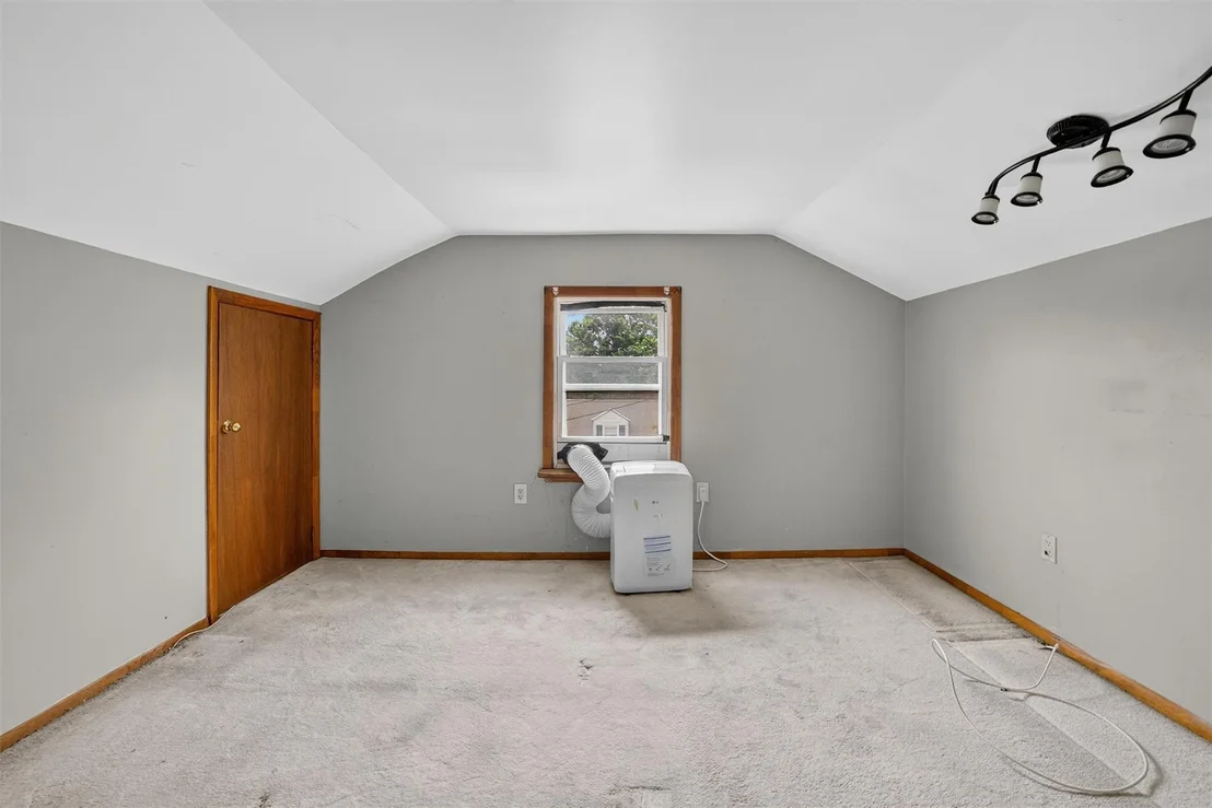 Photo of 31 Maple Avenue