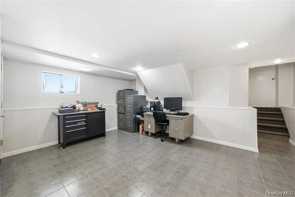Photo of 3094 Riverside Drive