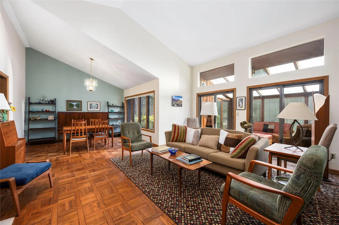 Photo of 23 Stoutenburgh Drive
