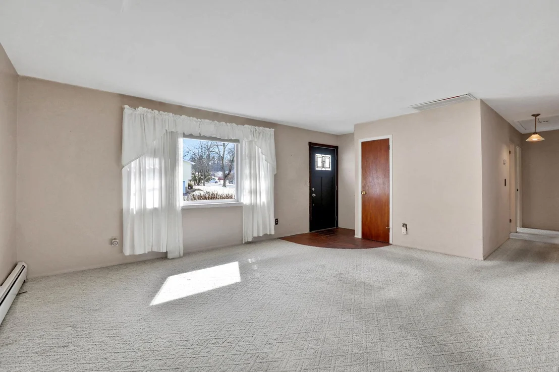 Photo of 75 Kretch Circle