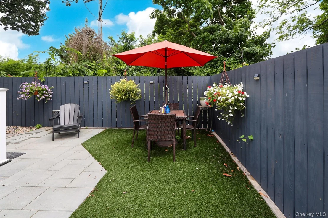 Photo of 8 Dumond Place