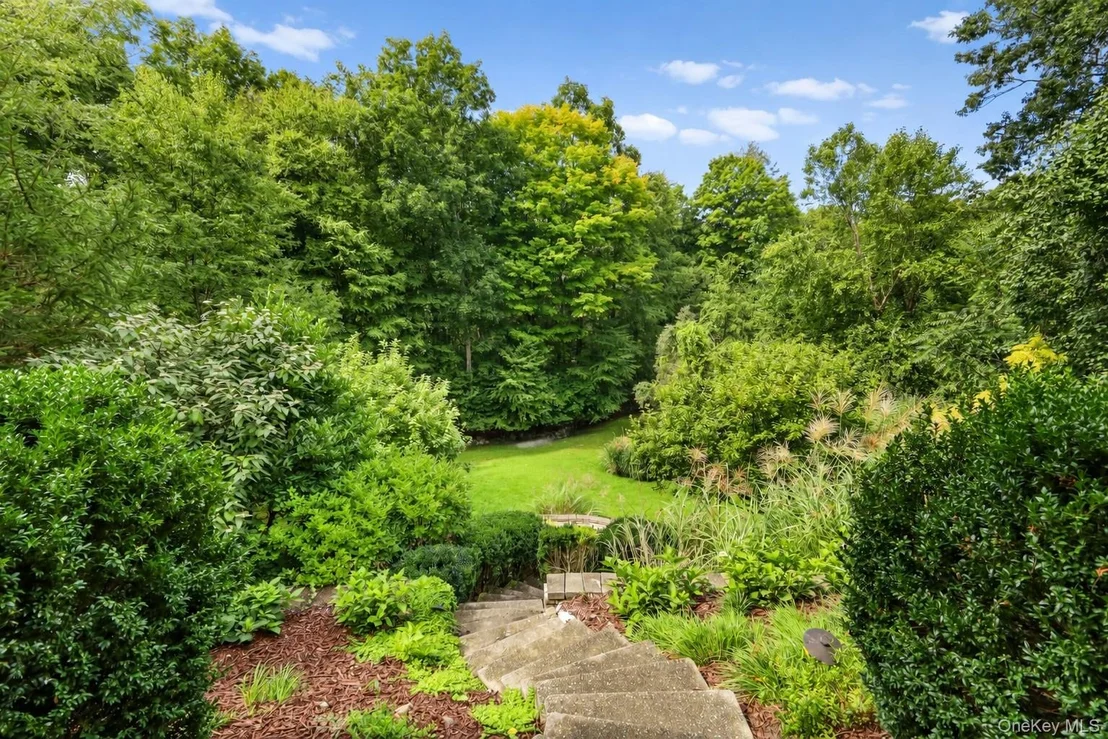 Photo of 20 Parkview Circle
