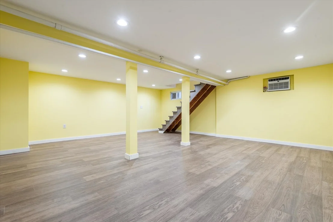 Photo of 256 Phyllis Drive