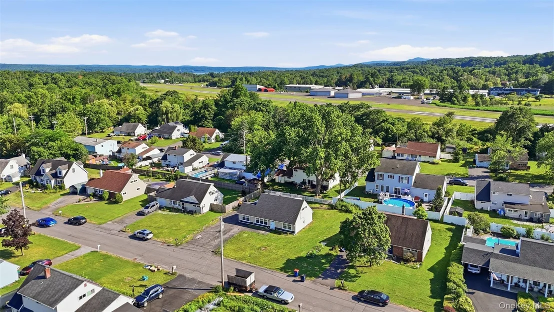 Photo of 22 Jumping Brook Lane