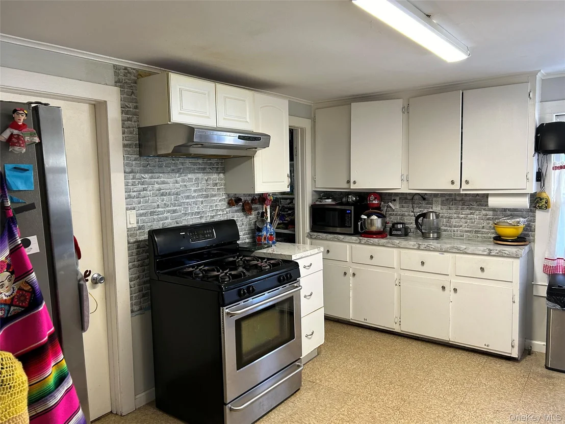Photo of 226 Sweezy Avenue