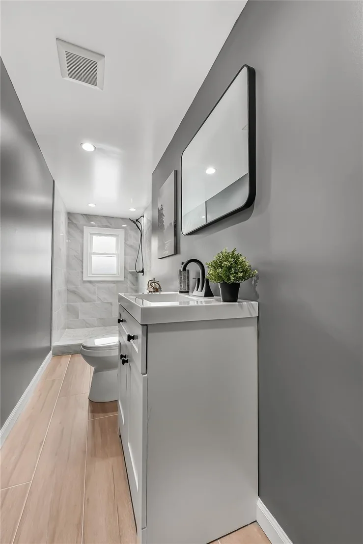 Photo of 223 Pershing Parkway