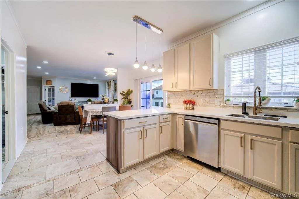 Photo of 2723 Colonial Drive