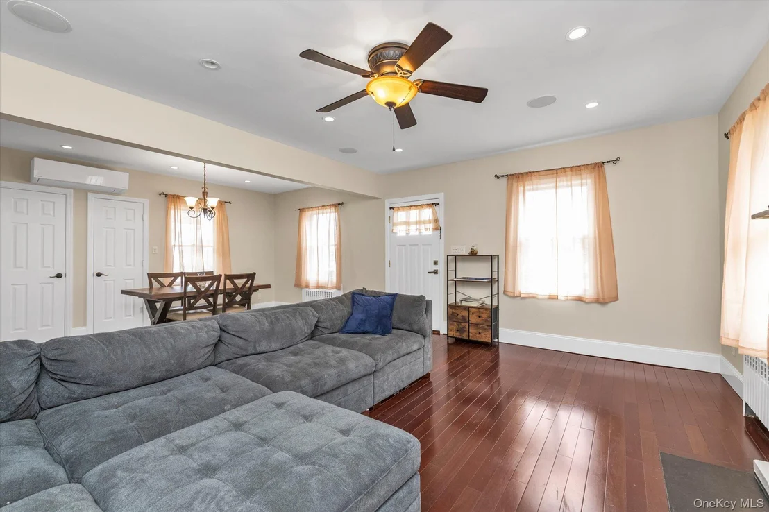 Photo of 3080 Roxbury Road
