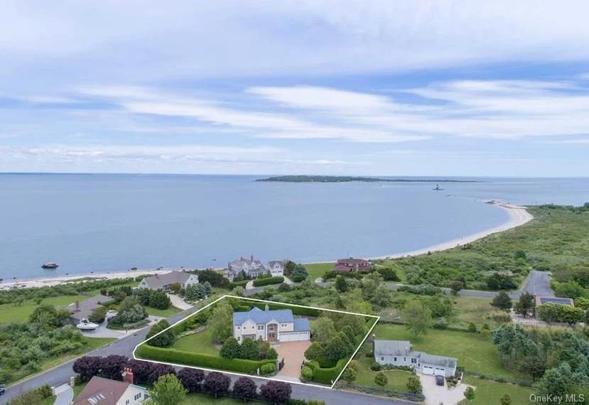 Photo of 1680 Lands End Road