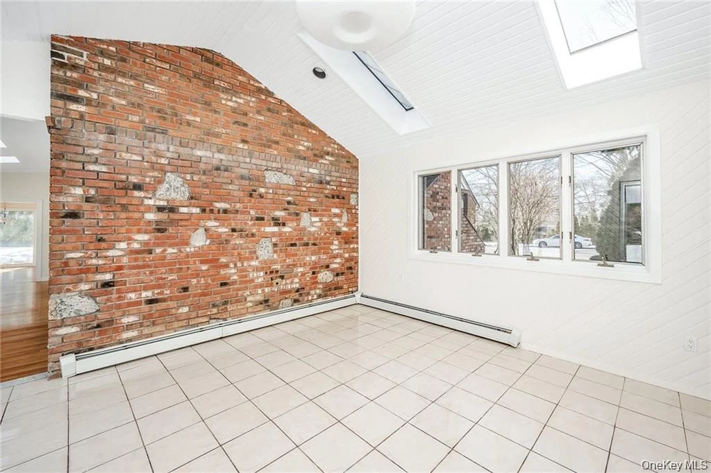 Photo of 10 BELL Place