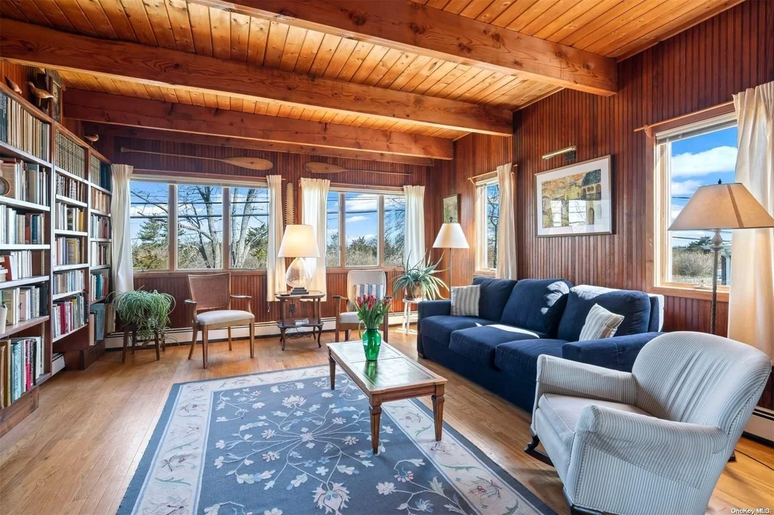 Photo of 85 Oak Beach Road