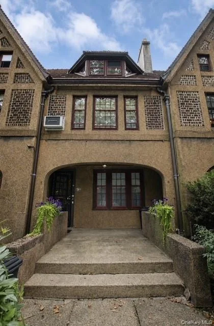 Photo of 52 Slocum Crescent