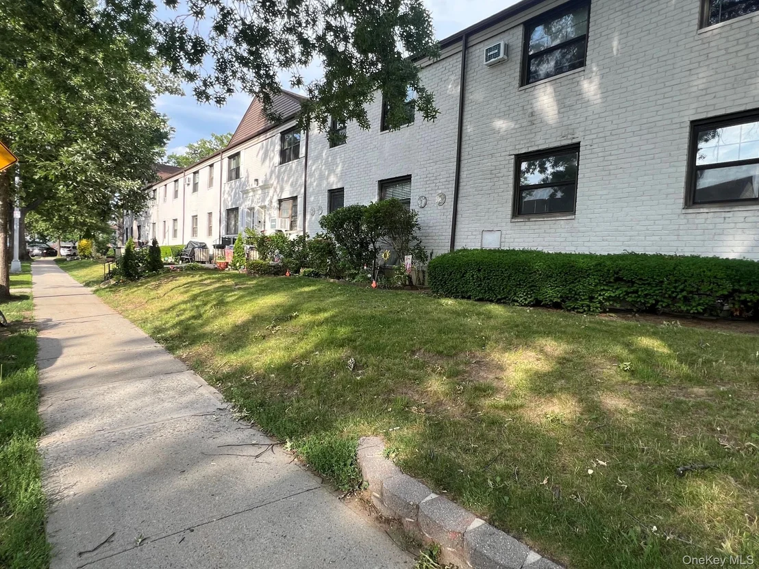 Photo of Unit A at 13604 68TH DRIVE