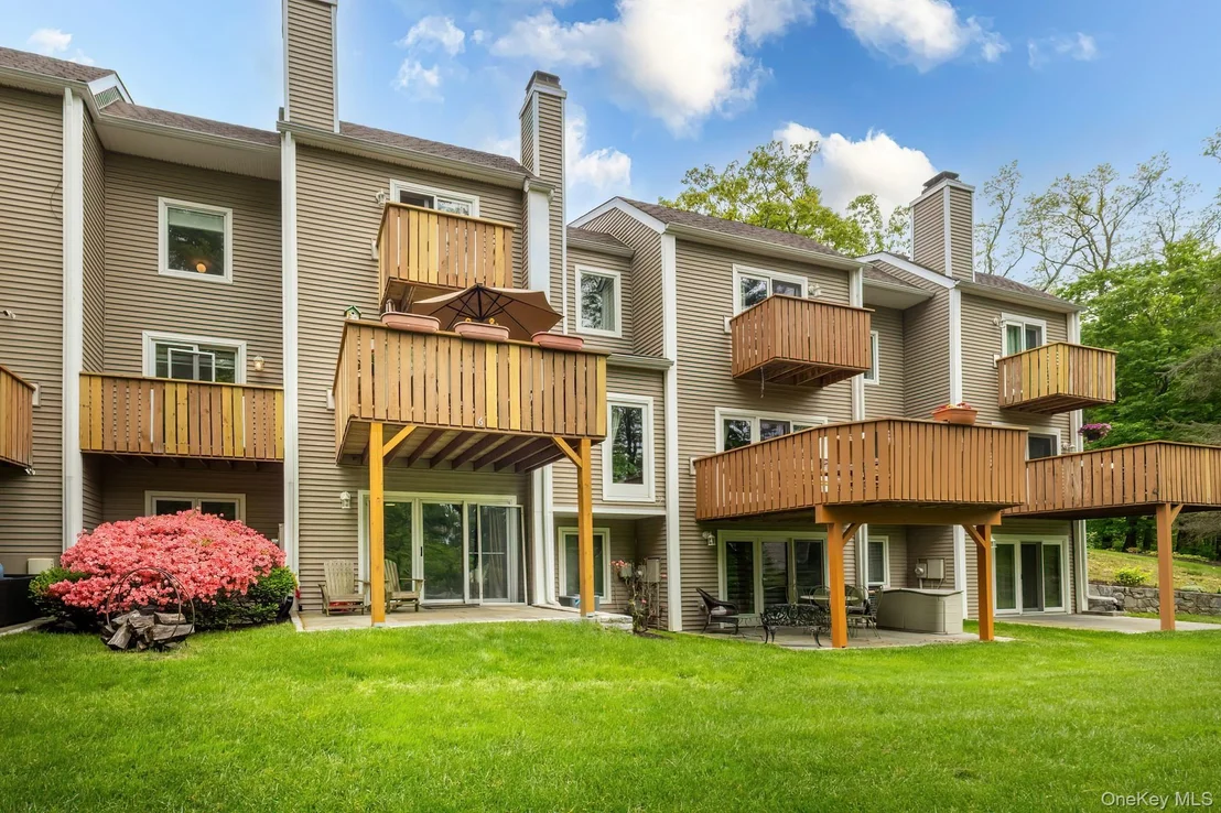 Photo of 6 Spring Pond Drive