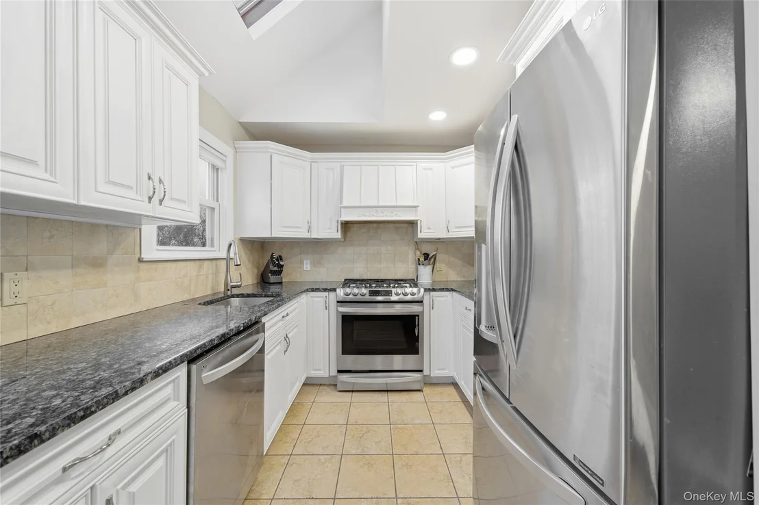 Photo of 32 Beachwood Drive