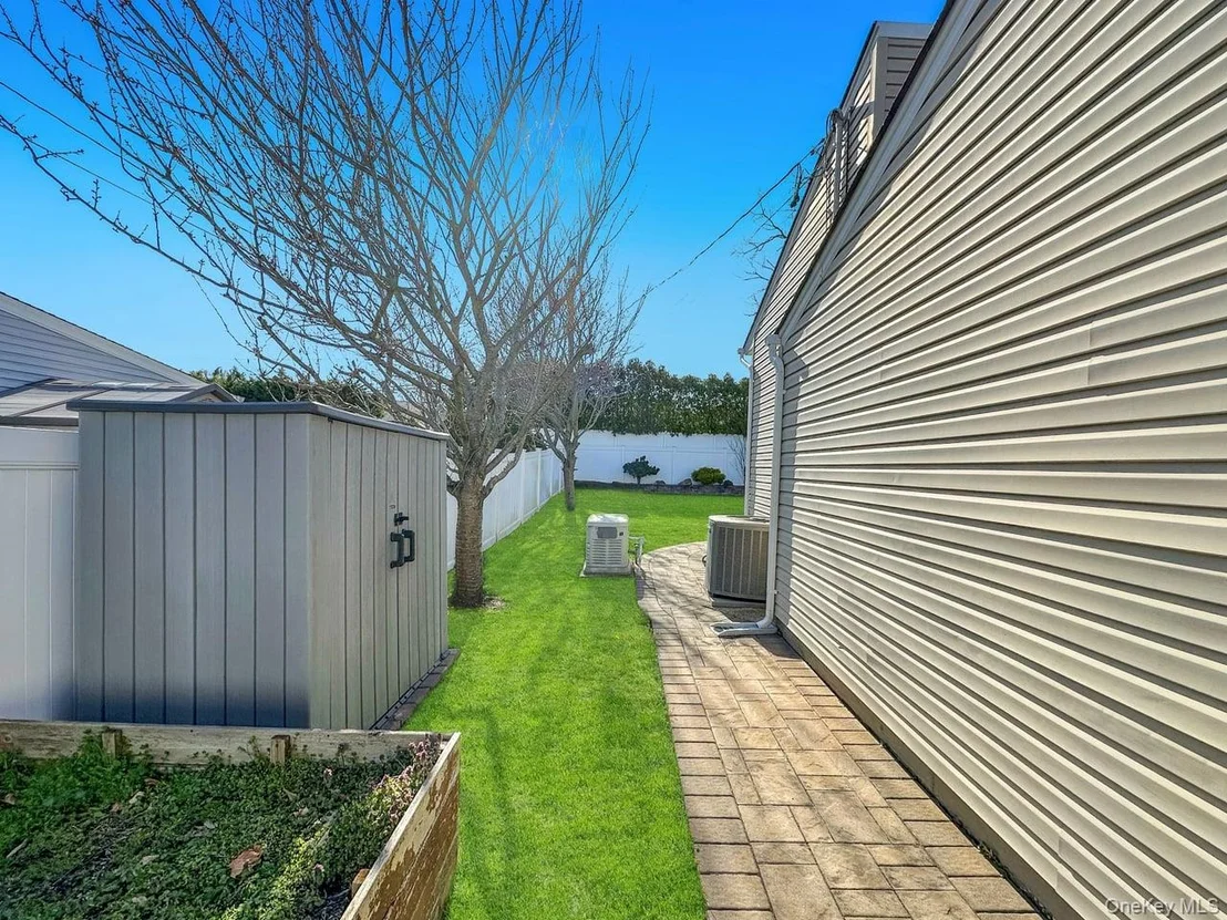 Photo of 18 Lloyd Lane
