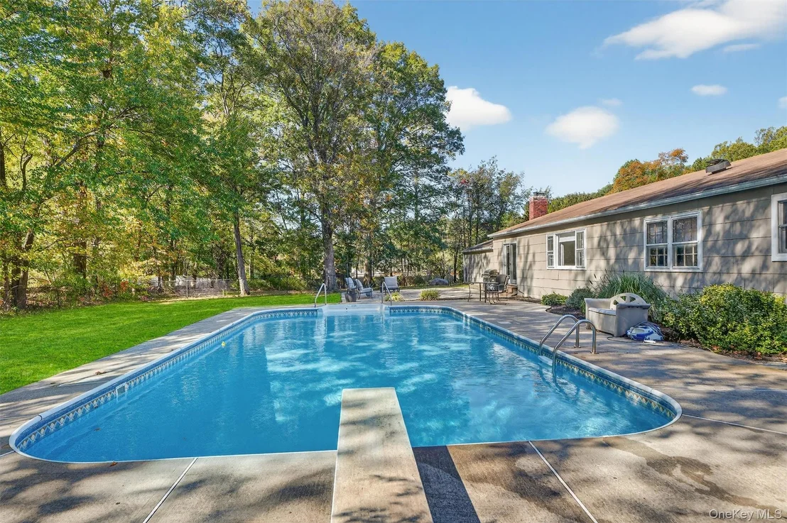 Photo of 37 Continental Drive