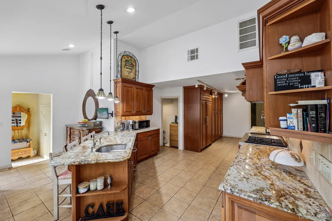 Photo of 1304 Harbor Road