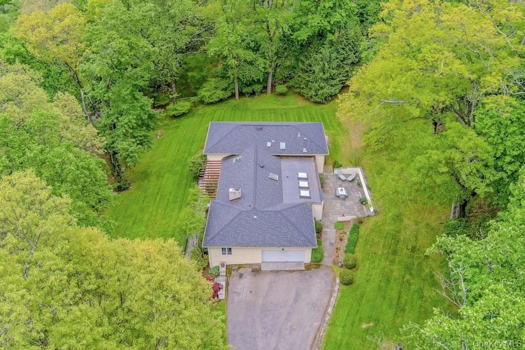 Photo of 77 Central Drive