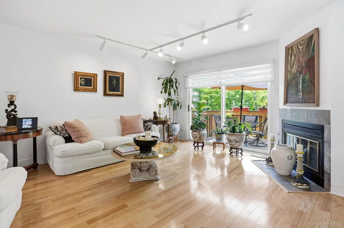 Photo of 6 Spring Pond Drive