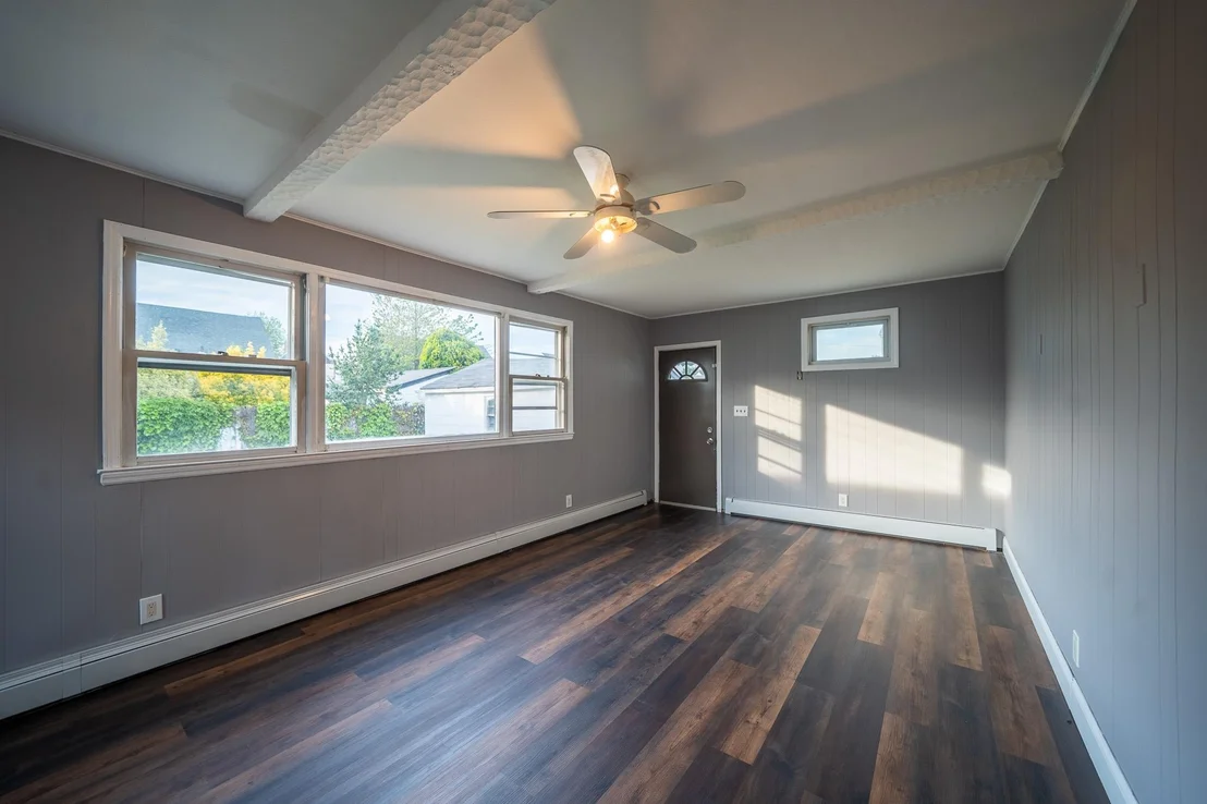 Photo of 31 PENINSULA Boulevard