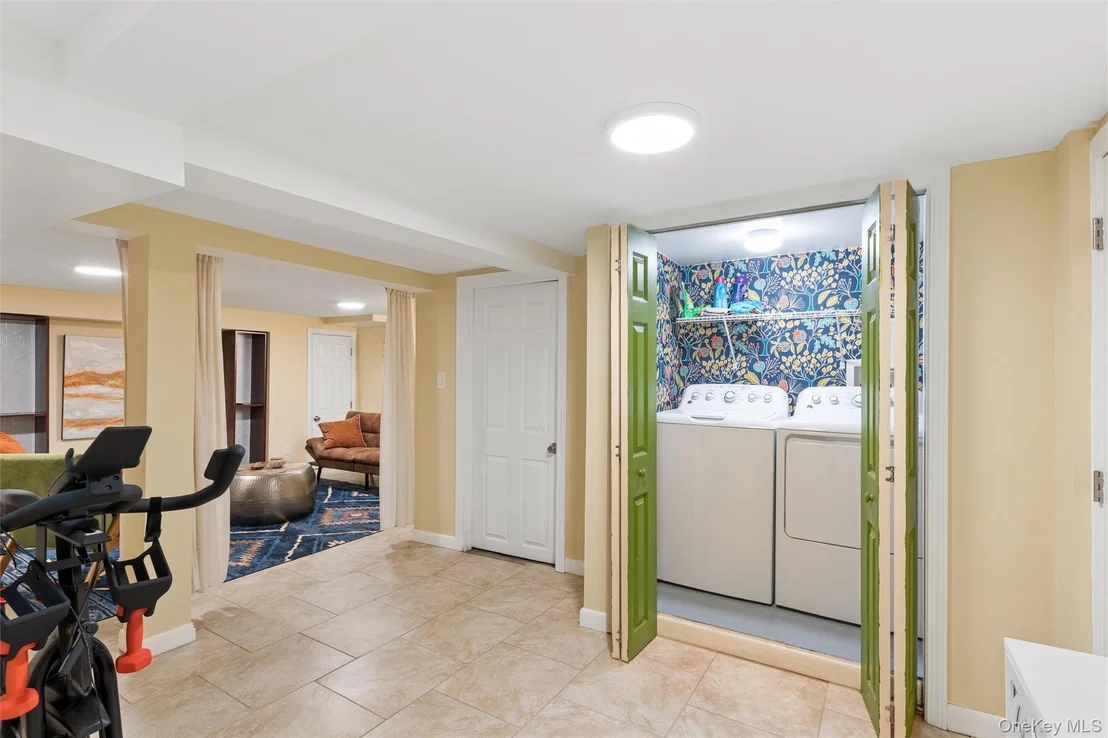 Photo of 20 Beverly Parkway