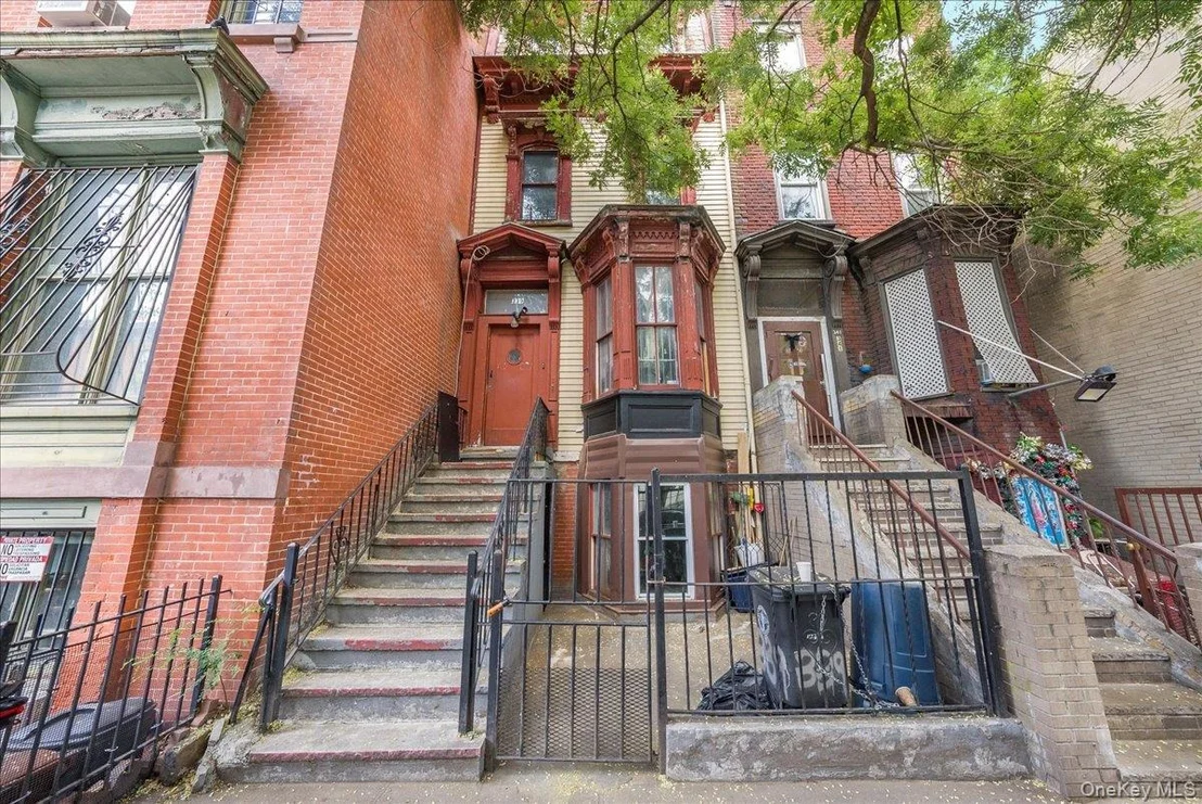 Photo of 339 E 140th Street