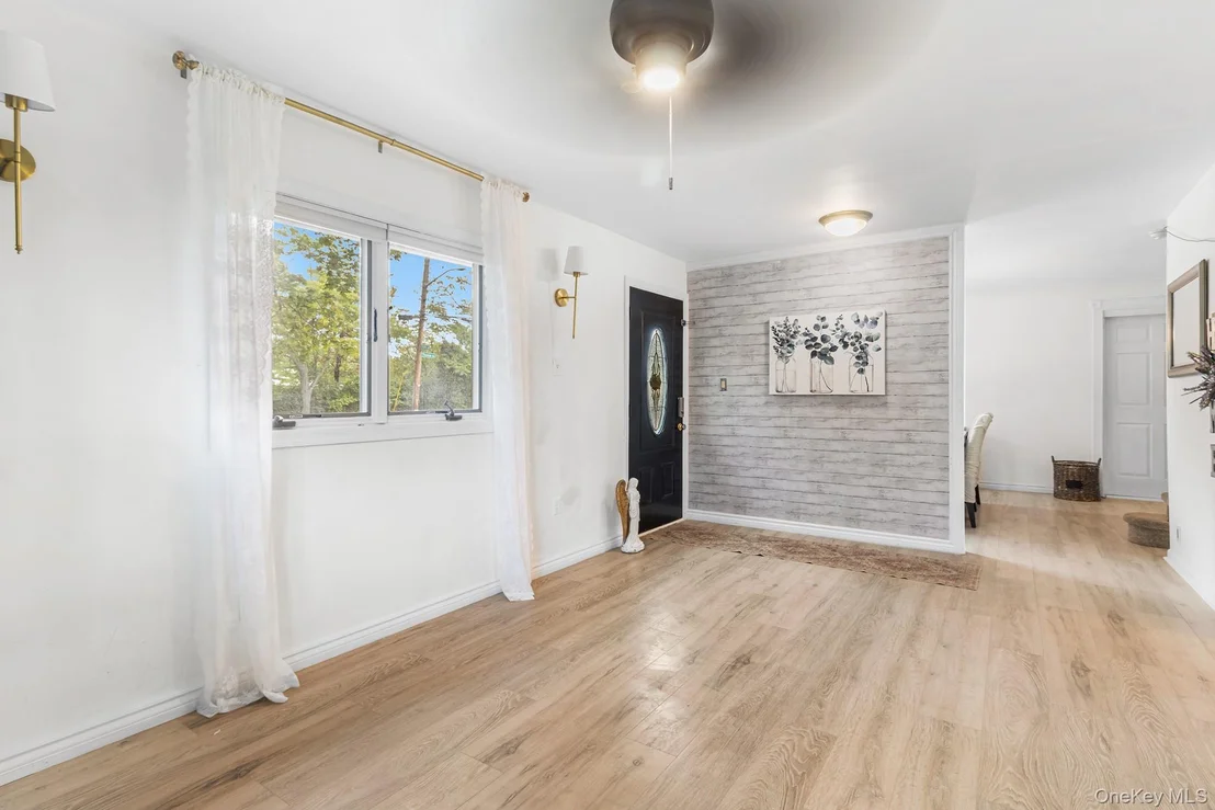 Photo of 121 Thomas Avenue