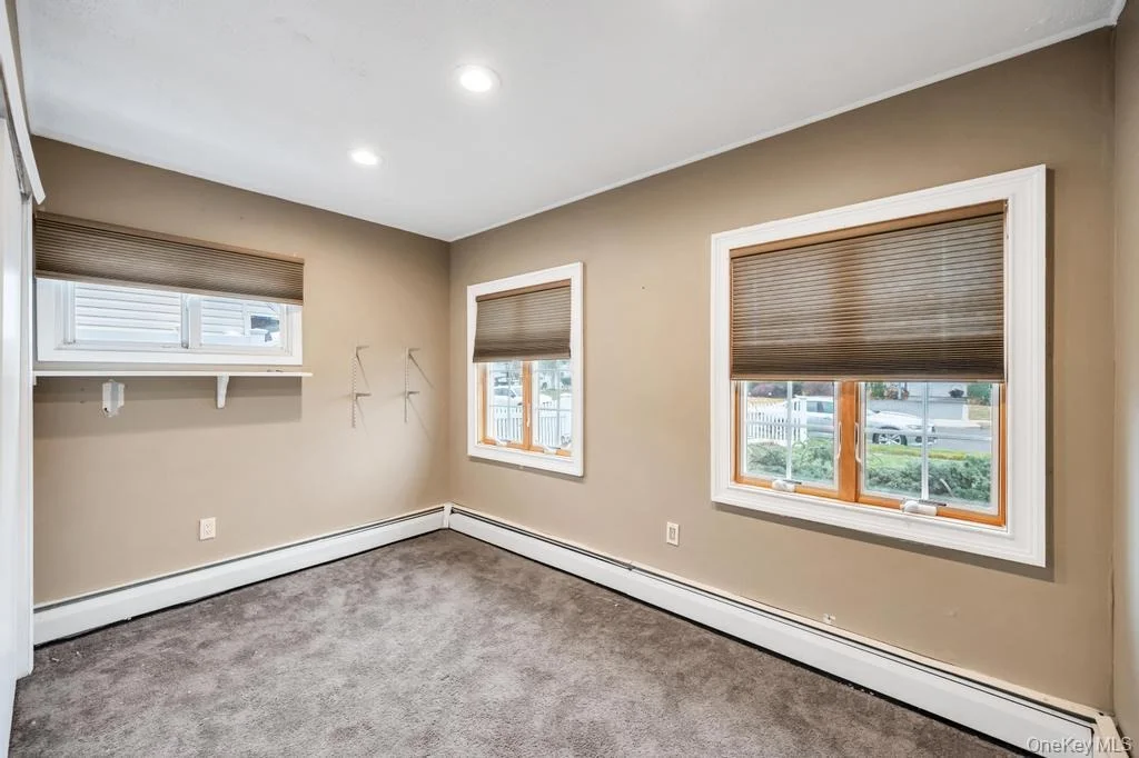 Photo of 143 Blacksmith Road E