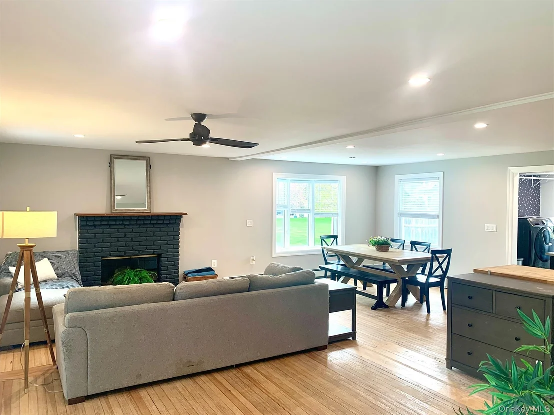 Photo of 435 Middle Road