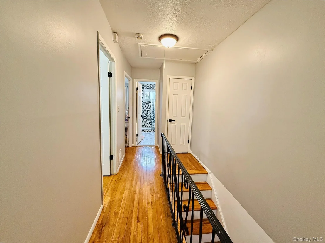 Photo of 1663 Waring Avenue