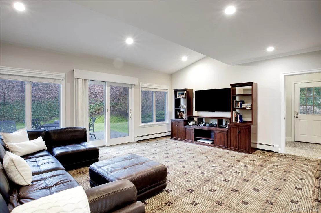 Photo of 330 Chestnut Drive