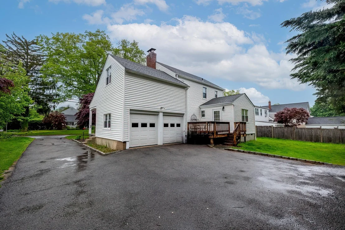 Photo of 545 Ridgeway
