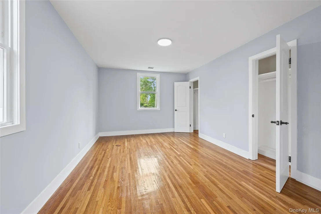 Photo of 81 Rowe Avenue