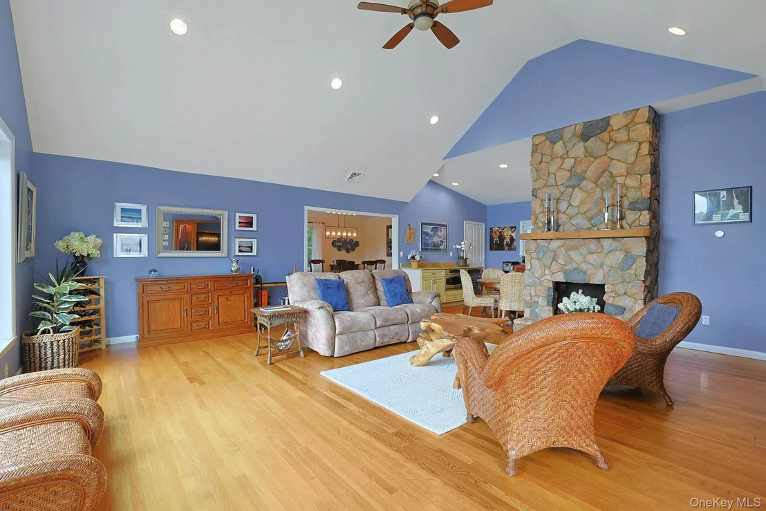 Photo of 11 Lakeside Road