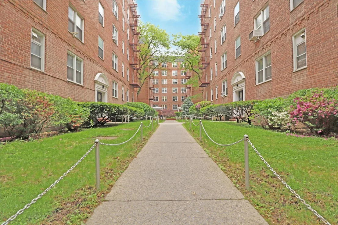 Photo of Unit 6A at 144-41 SANFORD AVE