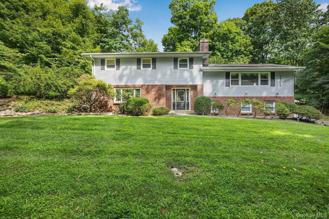 Photo of 1007 Haverstraw Road