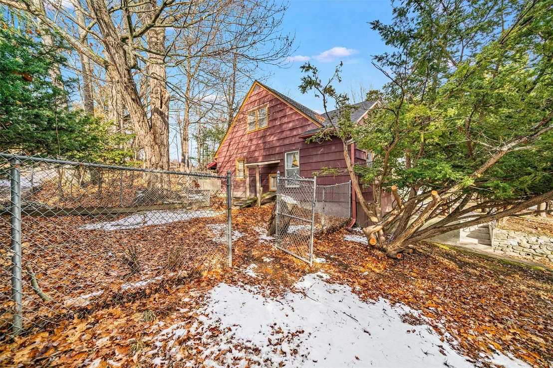 Photo of 144 Lakes Road
