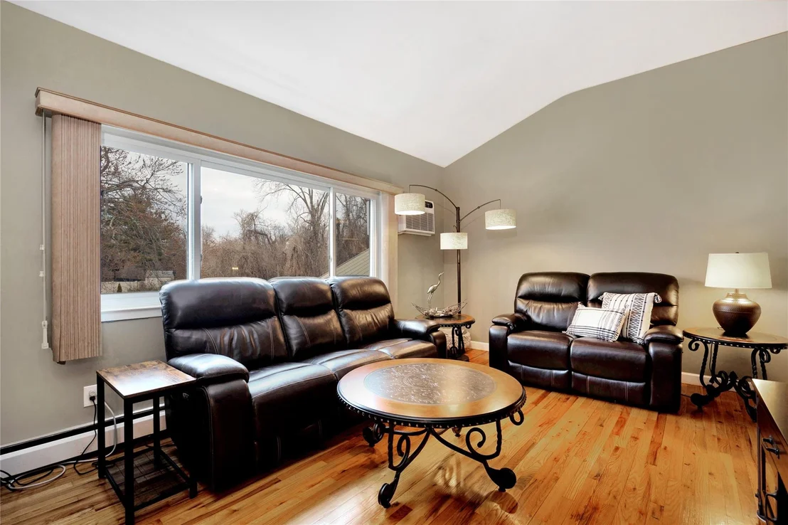 Photo of 4 Brooktree Circle
