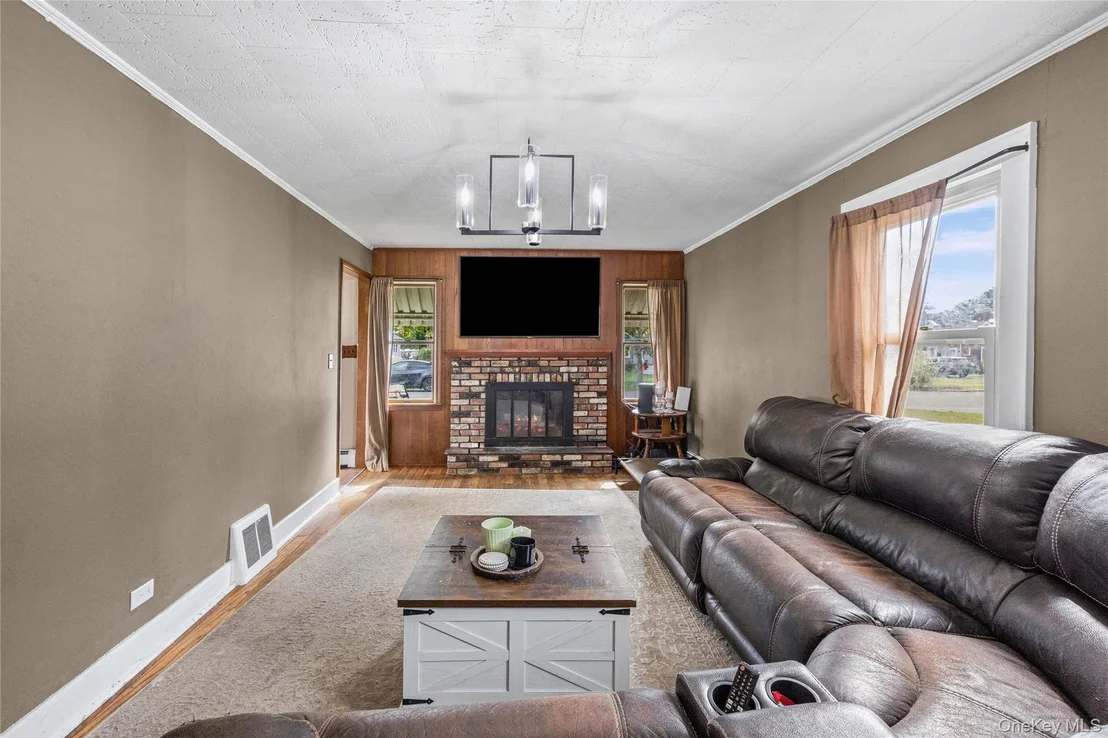 Photo of 373 Oak Street