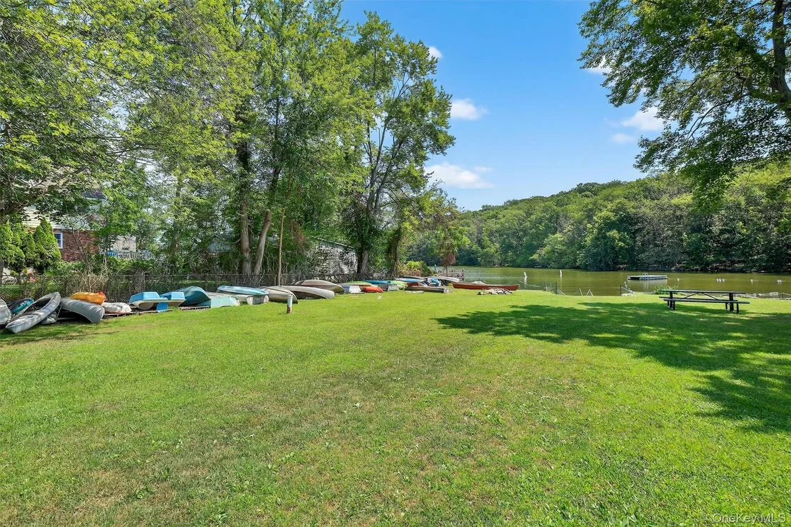 Photo of 85 Lakeside Road
