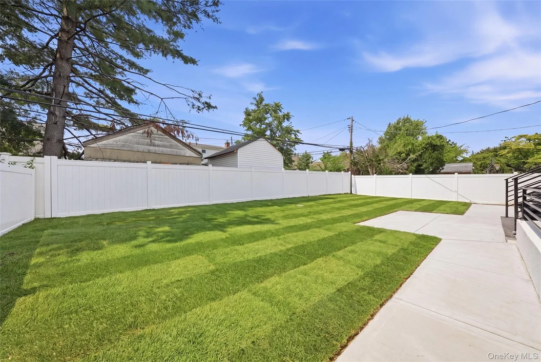 Photo of 387 Sherbourne Road
