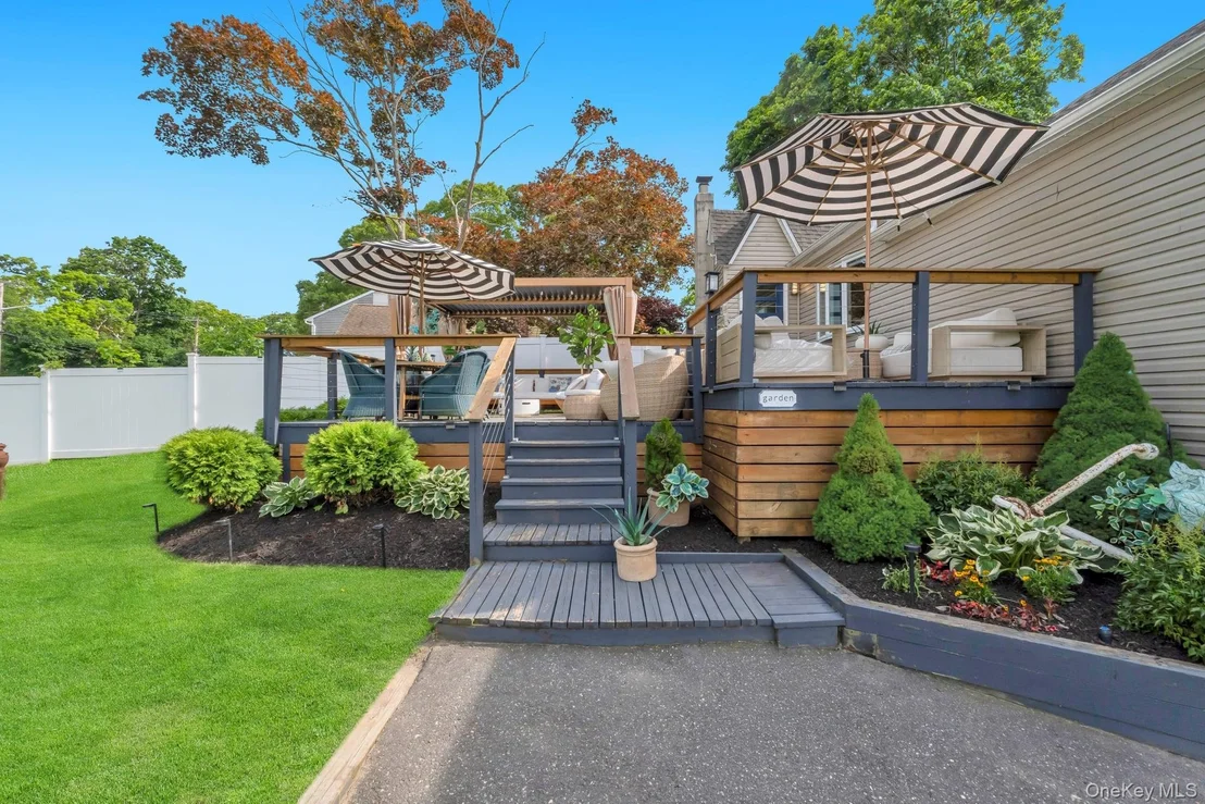 Photo of 20 Adirondack Drive