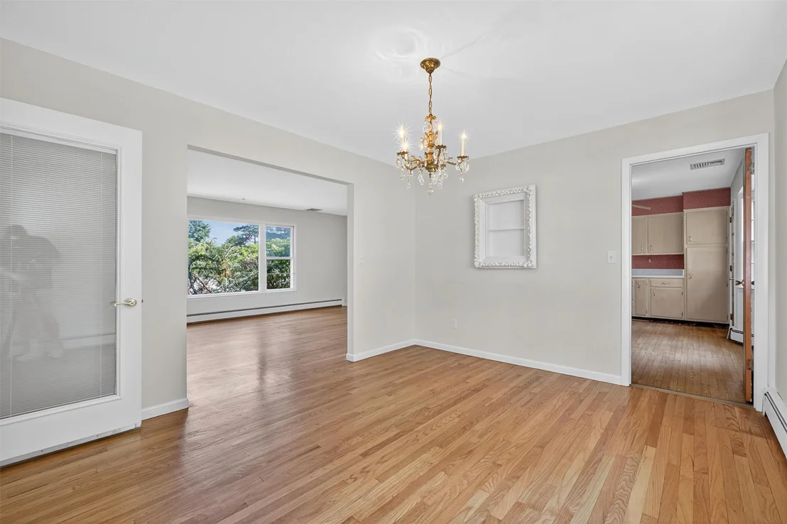 Photo of 21 Sunnycrest Road